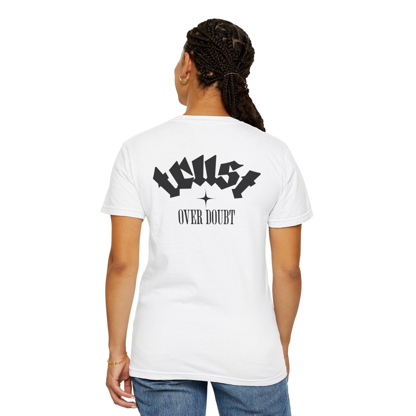T-shirt streetwear unisexe « Trust Over Doubt »